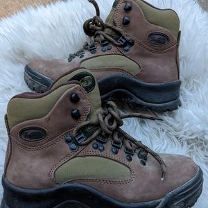 Men's Vintage Vasque Leather Hiking Boots Size 5.5